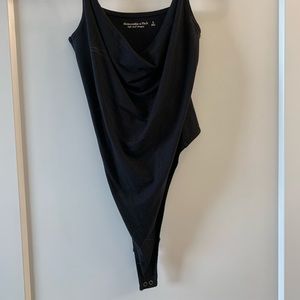 Abercrombie - Soft AF & drapey cowl neck body suit size S